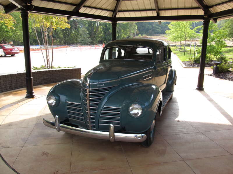 Elvis Aaron Presley (January 8, 1935 – August 16, 1977) was an American singer and actor. A cultural icon, he is commonly known by the single name Elvis. One of the most popular musicians of the 20th century, he is often referred to as the &quot;King of