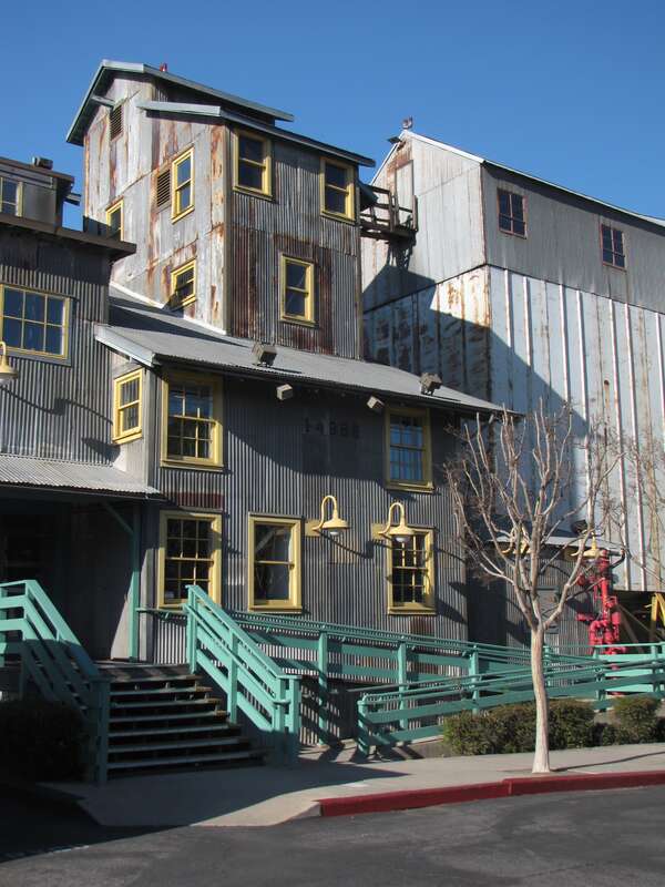 Irvine Bean and Growers Association Building, en:Irvine, California