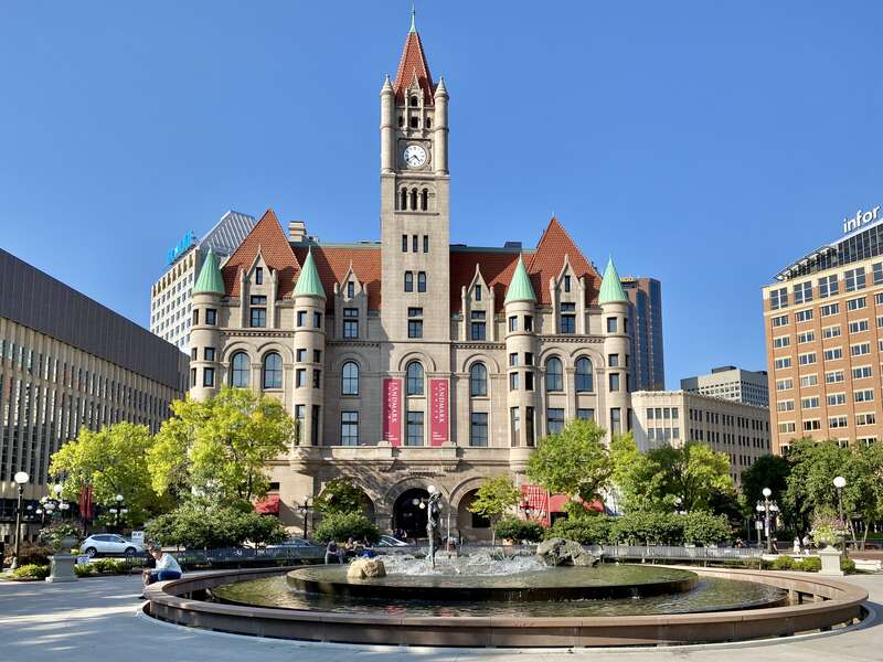 Built between 1894 and 1902, this Richardsonian Romanesque-style granite building was designed by Willoughby J. Edbrooke to serve as the United States Post Office, Courthouse, and Custom House for St. Paul.  The building occupies an entire city block