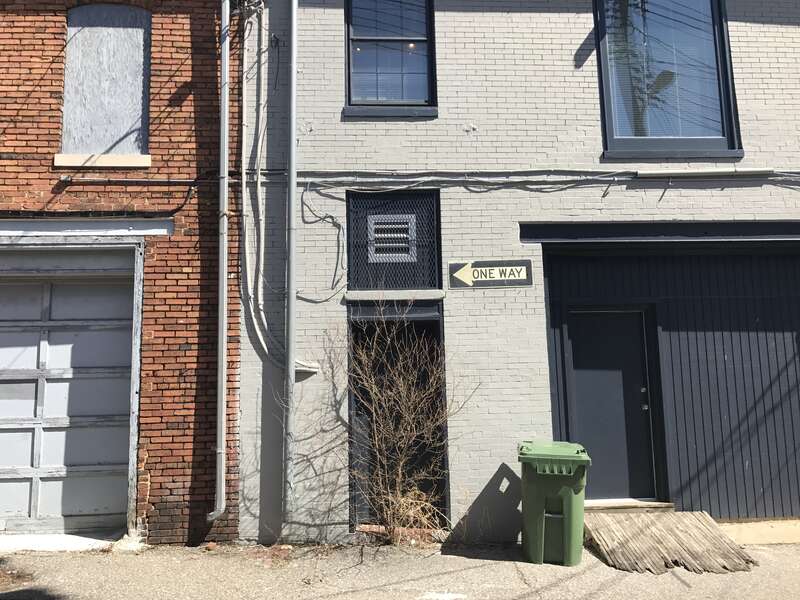 Photograph by Eli Pousson, 2017 March 23.