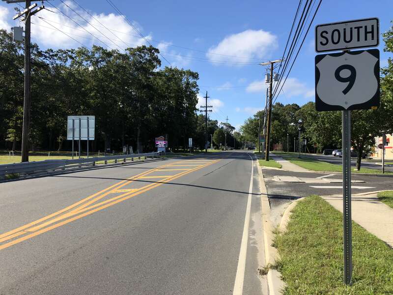 View south along U.S. Route 9 (New York Road) just south of Atlantic County Route 561 Alternate (Moss Mill Road) in Galloway Township, Atlantic County, New Jersey