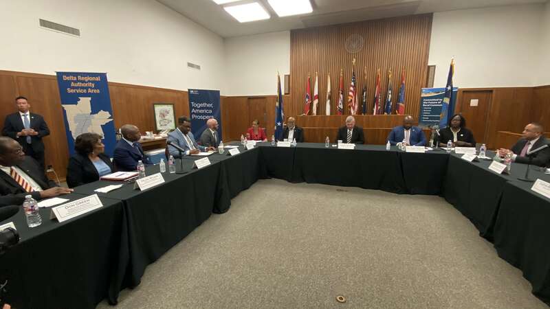 U.S. Department of Agriculture Secretary Tom Vilsack and U.S. Policy Council Director Susan Rice, Congressman Bennie Thompson, MS CD2, and Delta Regional Authority Agenda Chairman Dr. Cory Wiggins arrive and hold a round table session with some local