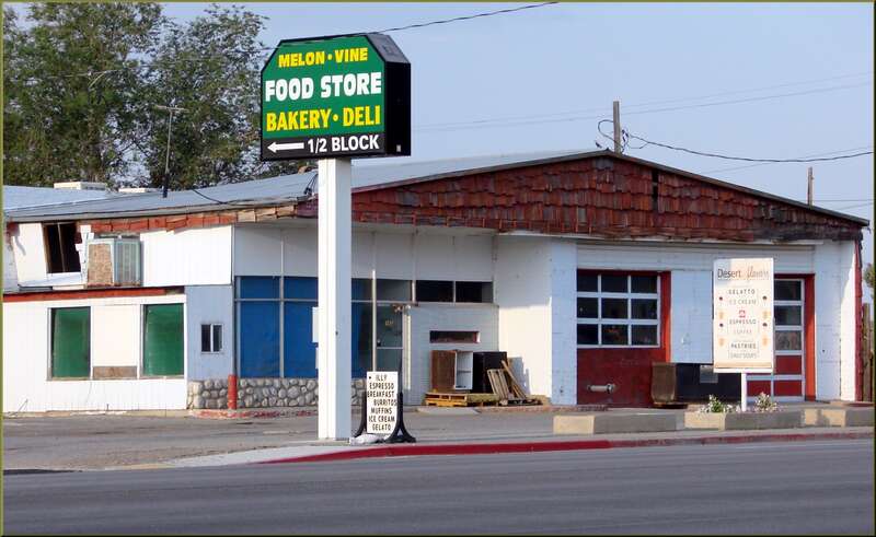 (1 in a multiple picture set)
This is another of the six closed gas stations I shot in Green River, UT.  It appears to have been built not too many years ago, and I'm guessing that it has not been closed long.  The sign in front indicates that there