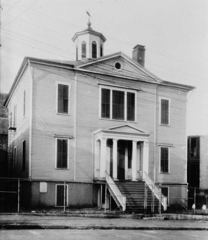 The Mason's Hall — on East Franklin Street in Richmond, Virginia.
On the National Register of Historic Places.
ca. 1934 HABS photograph courtesy of Historic American Buildings Survey—HABS.