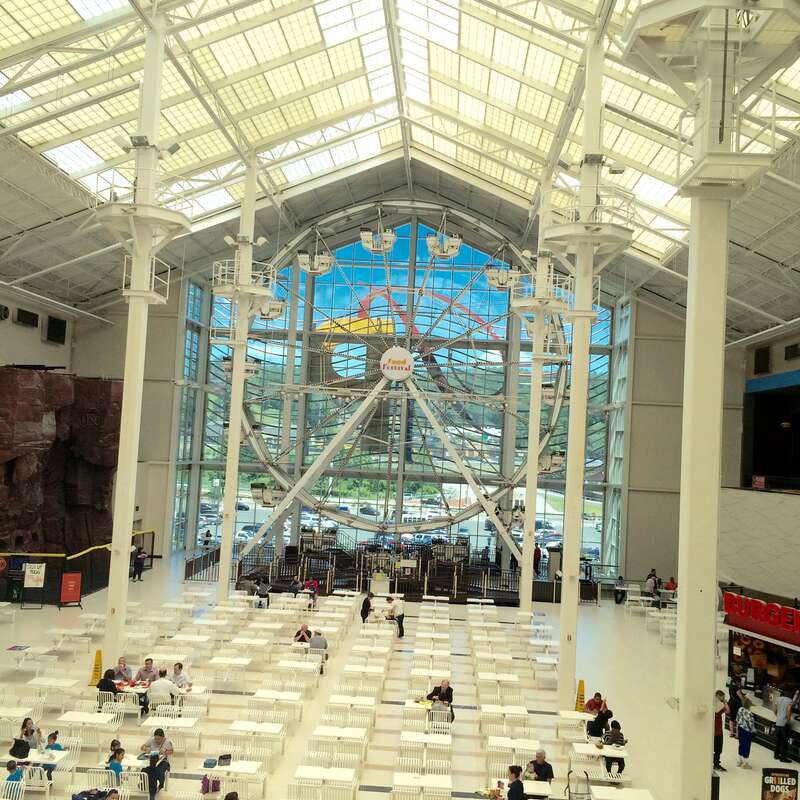 The Palisades Mall Ferris wheel