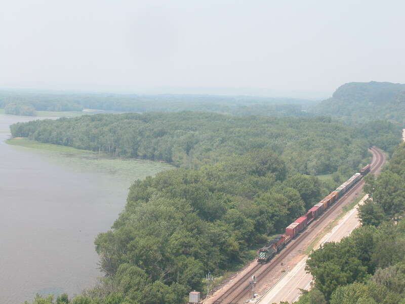 20050624 15 BNSF 6379 Mississippi Palisades