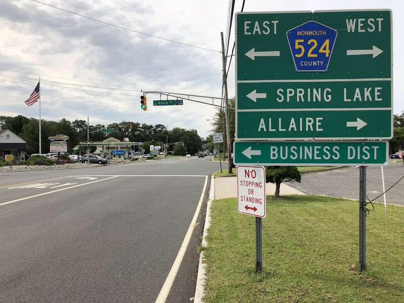 View south along New Jersey State Route 35 at Monmouth County Route 524 (Allaire Road) in Wall Township, Monmouth County, New Jersey