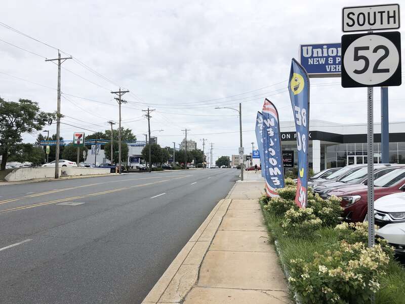 View south along Delaware State Route 52 (Pennsylvania Avenue) at Delaware State Route 2 (North Lincoln Street) in Wilmington, New Castle County, Delaware