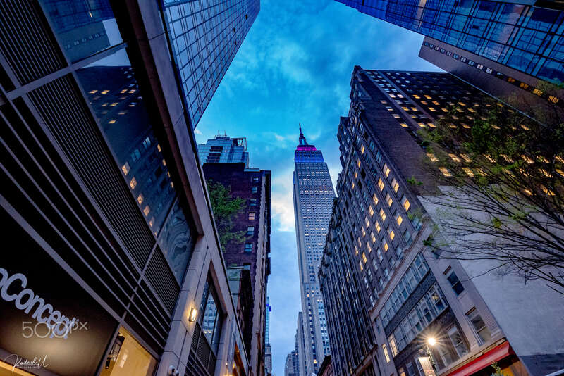 500px provided description: Empire State Building Night Shot [#city ,#cityscape ,#skyline ,#skyscraper ,#financial district ,#city life ,#street light ,#rush hour ,#overpass ,#office building ,#downtown district ,#city street ,#office park]