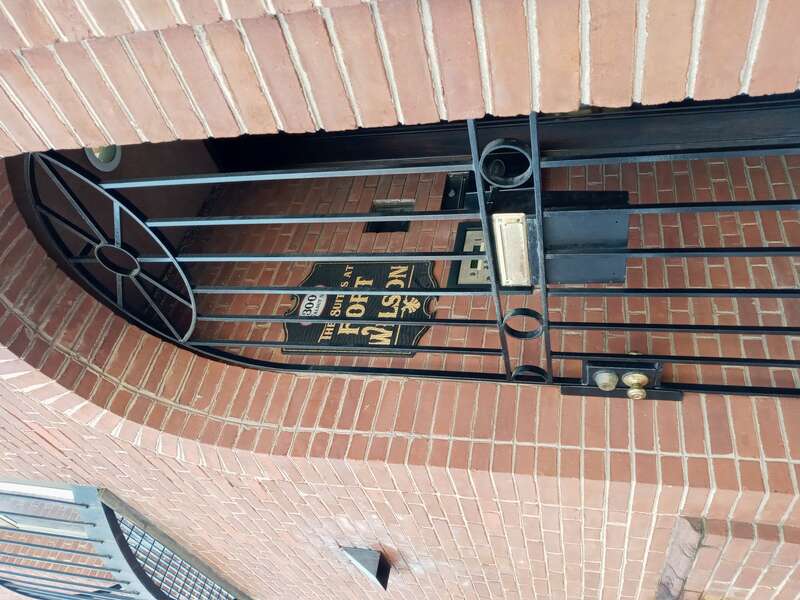 Site of &quot;Fort Wilson&quot; on the southwest corner of 3rd Street and Walnut Street in Philadelphia, Pennsylvania, USA. Fort Wilson was the home of James Wilson, a Founding Father of the United States. Another Founding Father, Judge William Lewis, also