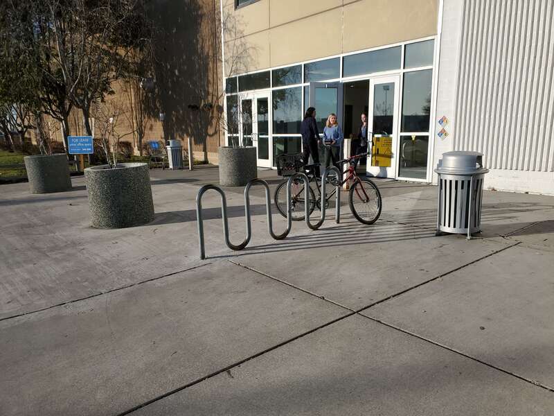 H and M entrance Dimond Center bike parking