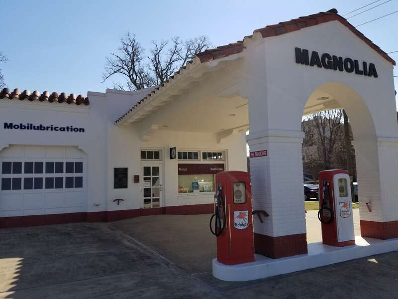 Magnolia Mobil across from Little Rock Central High School