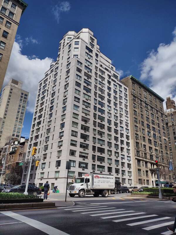 920 Park Avenue (apartment house in Manhattan)