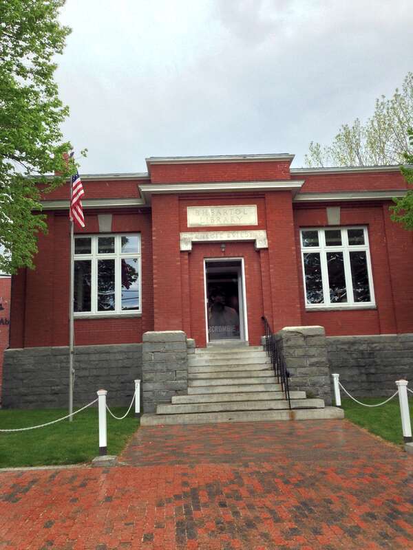 Bhbartol Library, Freeport, ME - May 2014