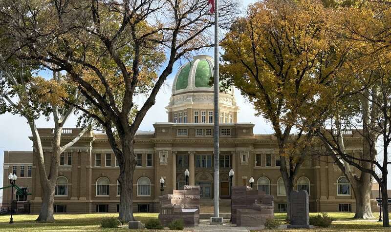 Chaves County Court House
Roswell, New Mexico, USA
