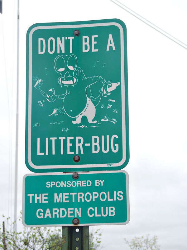 This is a sign discouraging litter bugs/littering