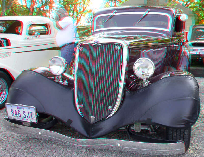 View with 3D red/cyan glasses