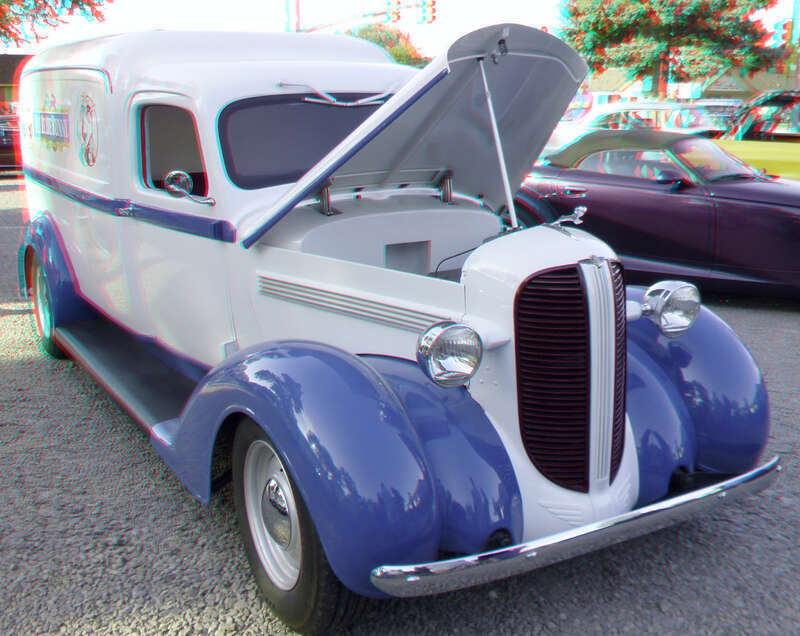 View with 3D red/cyan glasses