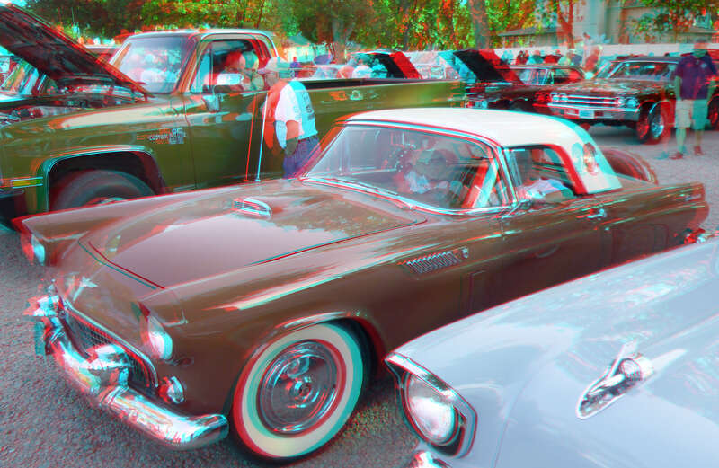 View with 3D red/cyan glasses
