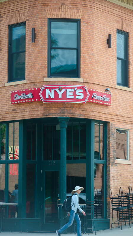 Nye's piano bar in the East Bank area of Minneapolis. The neighborhood of "Nicollet Island/East Bank" is in the University community.
Minneapolis is split into 11 communities which are split into 86+ neighborhoods. My goal in 2022 is to take photos