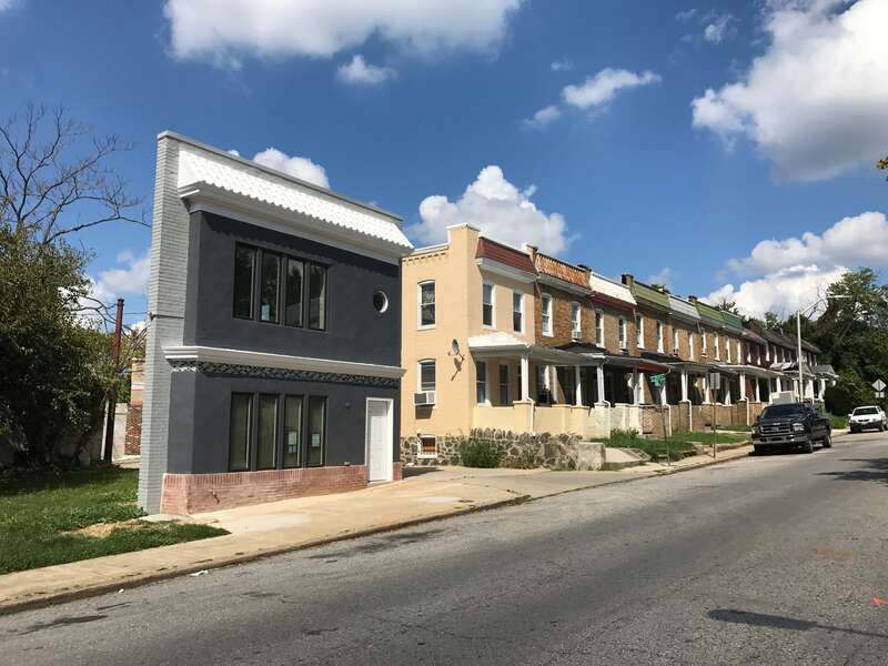 Photograph by Eli Pousson, 2017 September 16.