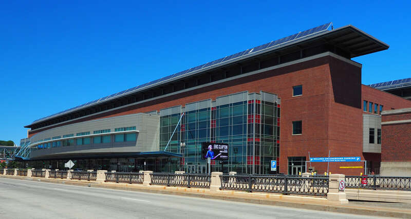 Saint Paul RiverCentre, 175 Kellogg Blvd W, Saint Paul, Minnesota, USA.  Viewed from the southeast.