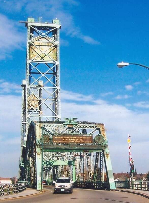 The Memorial Bridge is a through truss lift bridge that carries U.S. 1 across the Piscataqua River between Portsmouth, New Hampshire and Badger's Island in Kittery, Maine USA.
Constructed between 1920 and 1923, the bridge was the first without toll
