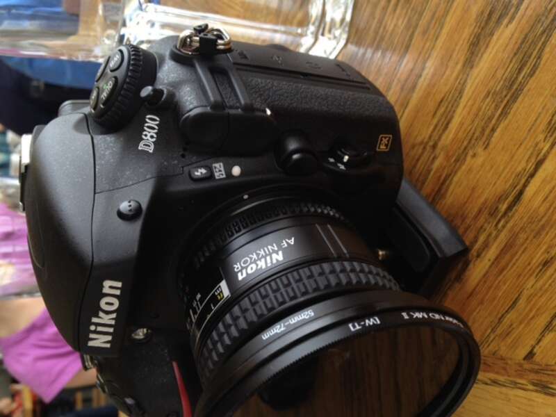 Nikon D800, front-side view