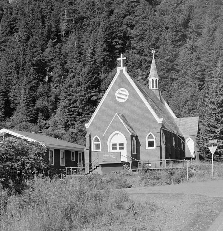 St. Peter's Episcopal Church, Second Avenue &amp;amp; Adams Street, Seward (Kenai Peninsula Borough, Alaska)
cropped