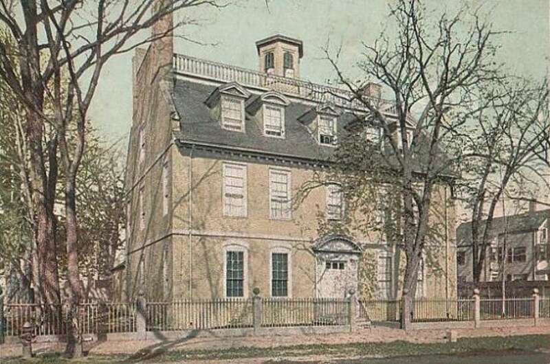 MacPheadris-Warner House, Portsmouth, New Hampshire. It was designed and built in 1716-1718 by John Drew, ship-joiner and architect.