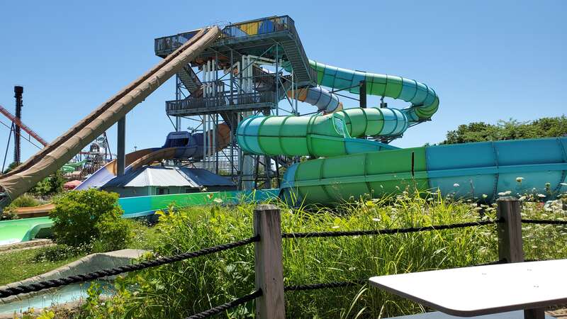 Hurricane Harbor's Bahama Mama and Bubba Tubba water slide attraction
