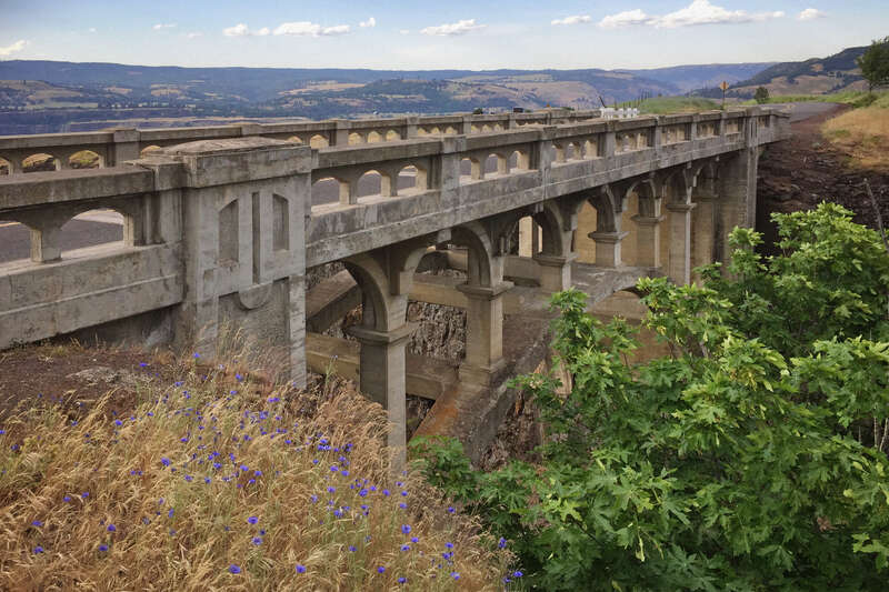 Concrete arch bridge over Dry Canyon Creek on Historical Columbia River Highway (Wasco County, Oregon)