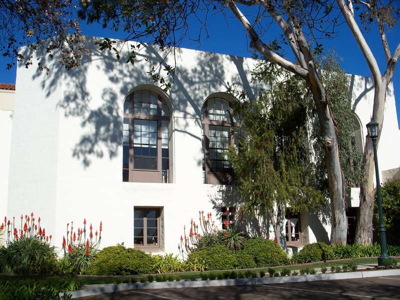 Ebbets hall, Riviera campus. 2020 Alameda Padre Serra. Santa Barbara, California, USA