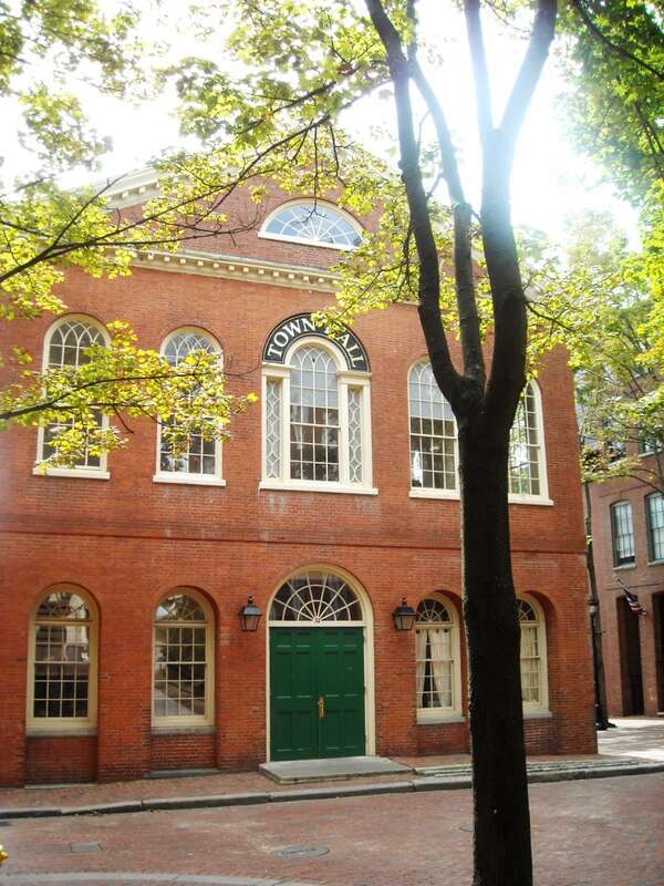 Old Town Hall Historic District, Derby Sq. and 215-231 Essex, 121-145 Washington, and 6-34 Front Sts.
