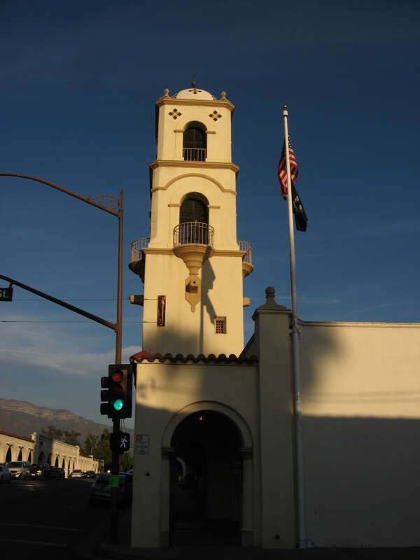 The Spanish Colonial Revival style post office in Ojai, California.
Built in 1917, the bell-tower is reminiscent of the Basilica Menor de San Francisco de Asis campanile in Havana.