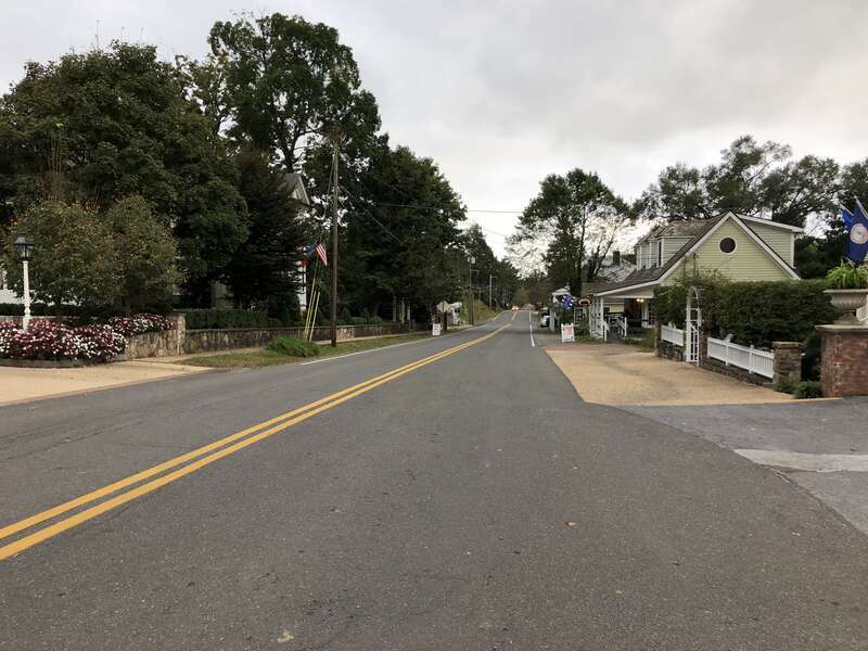 View west along U.S. Route 211 Business and south along U.S. Route 522 Business (Main Street) at Warren Avenue in Washington, Rappahannock County, Virginia