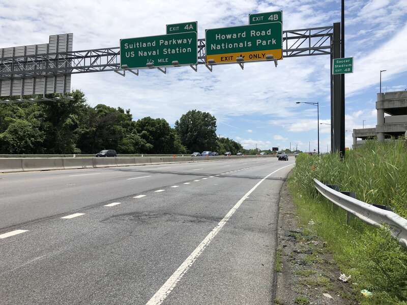 View south along Interstate 295 (Anacostia Freeway) at Exit 4B (Howard Road, Nationals Park) in Washington, D.C.