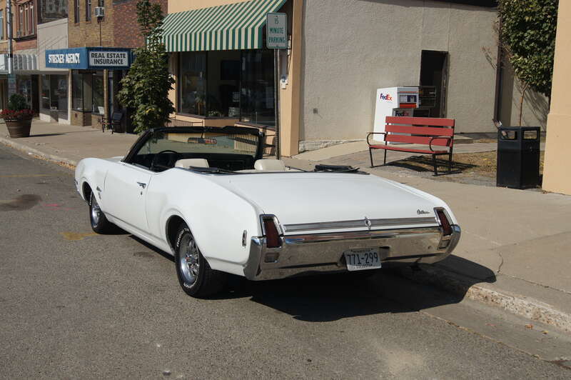 69 Oldsmobile Cutlass S
