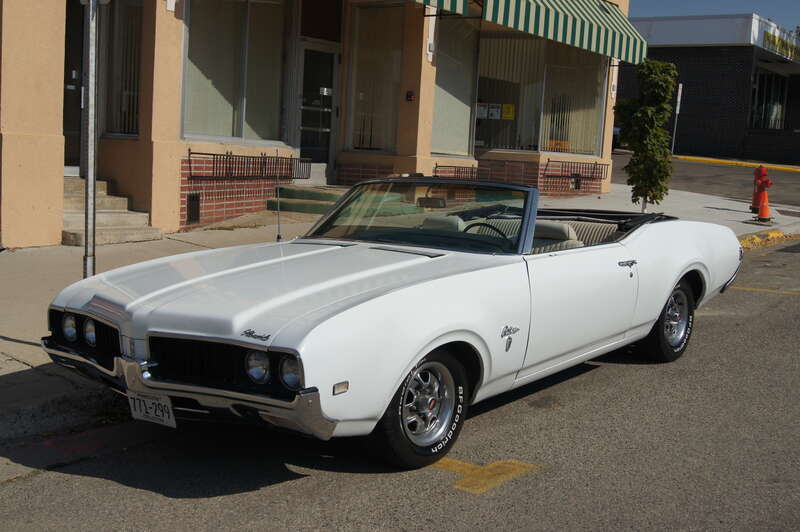 69 Oldsmobile Cutlass S