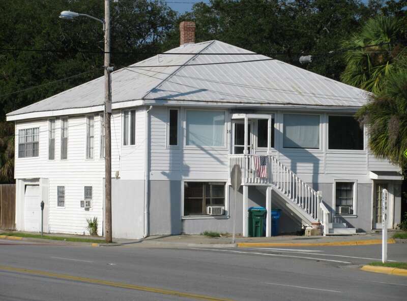 {{w:Tybee Island, Georgia}}:  House at 16 13th Street that is near to, but is NOT included in, the {{w:Tybee Island Strand Cottages Historic District}}.  The district includes some properties on east side of Butler Ave. and on 13th Street.  It