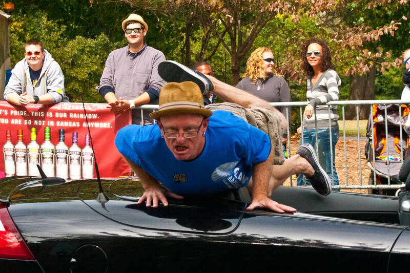 Grand Marshal, Grand Pose