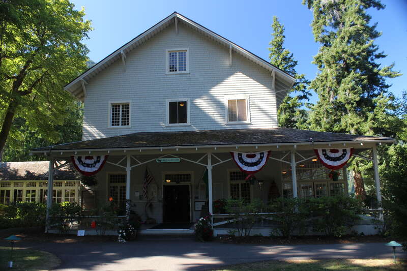 Lake Crescent Lodge. Washington.