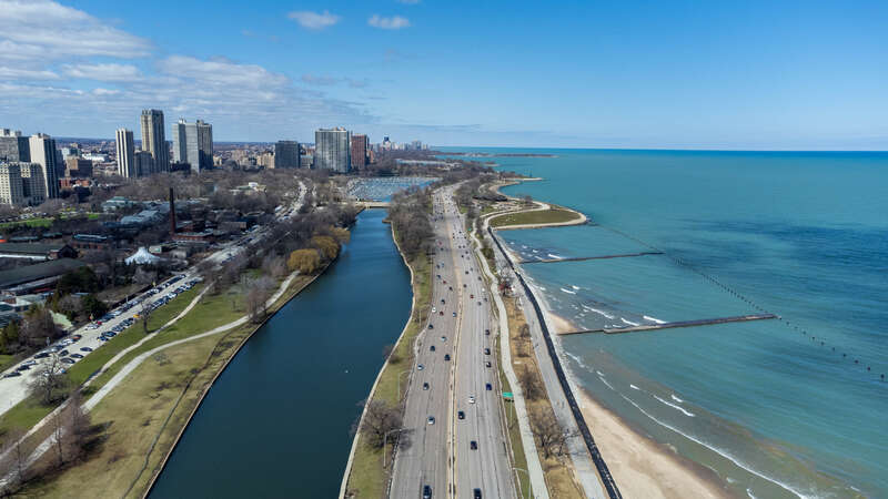 Lake shore drive in Lincoln Park, facing north in Chicago, IL.
