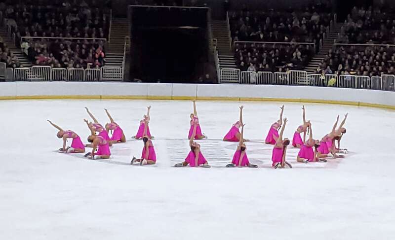 Teams Elite Senior in the ending pose of their Free Skate at 2023 US Championships
