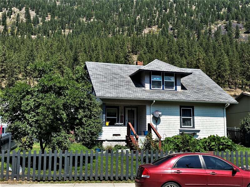 Wilson House  Address is currently 114 Railroad Avenue.