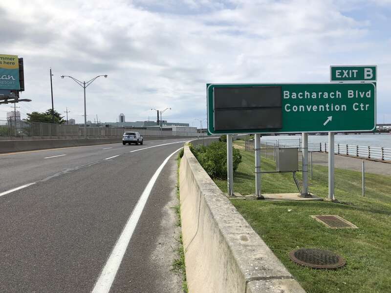 View south along New Jersey State Route 446X (Atlantic City-Brigantine Connector) at Exit B (Bacharach Boulevard, Convention Center) in Atlantic City, Atlantic County, New Jersey