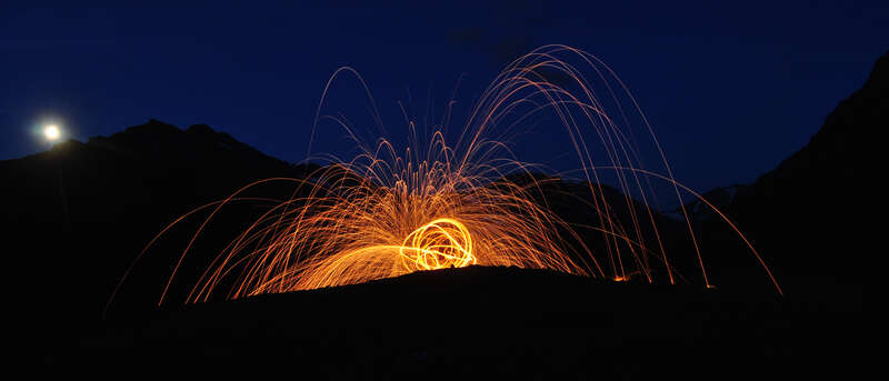 Light painting in the Chugach Mountains, near Anchorage, Alaska

&amp;lt;a href=&quot;http://winterbear.com/&quot; rel=&quot;nofollow&quot;&amp;gt;winterbear.com&amp;lt;/a&amp;gt;