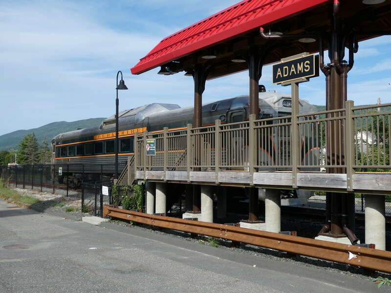 RDC #6126 at Adams station in September 2022