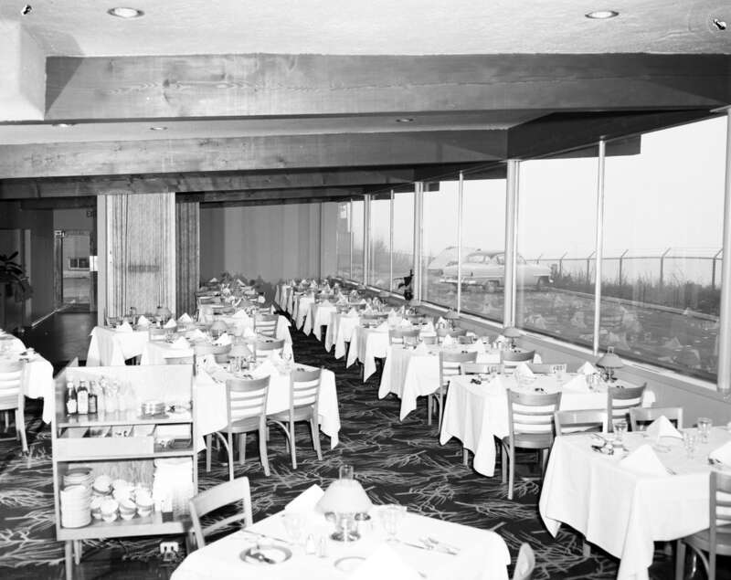 Les Teagle's Restaurant on the east side of Aurora Avenue between Aloha and Ward Streets, 1954. The restaurant was there until roughly 1965.