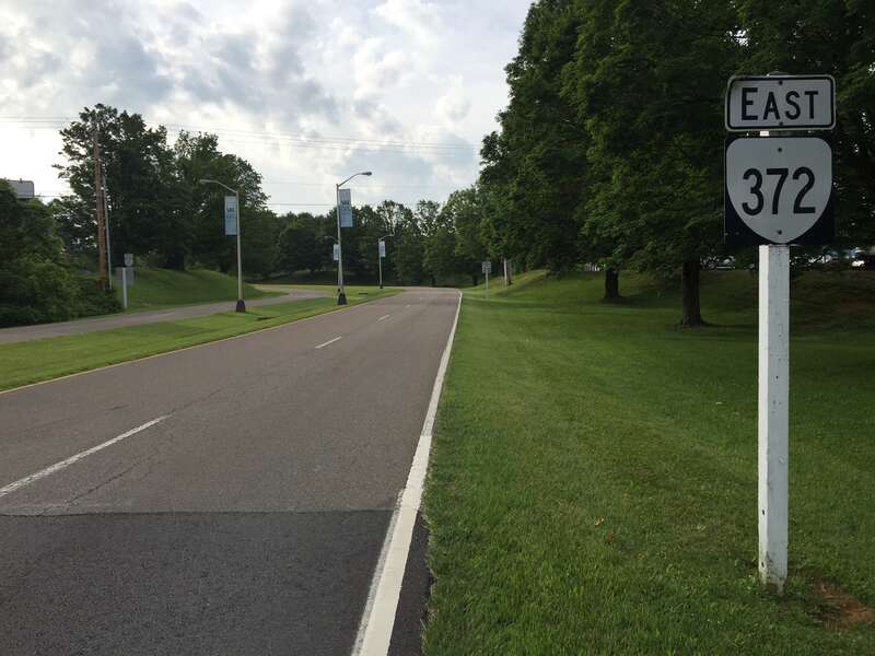 View east along Virginia State Route 372 (Virginia Highlands Community College Drive) at Virginia State Route 140 (Old Jonesboro Road) in Abingdon, Washington County, Virginia